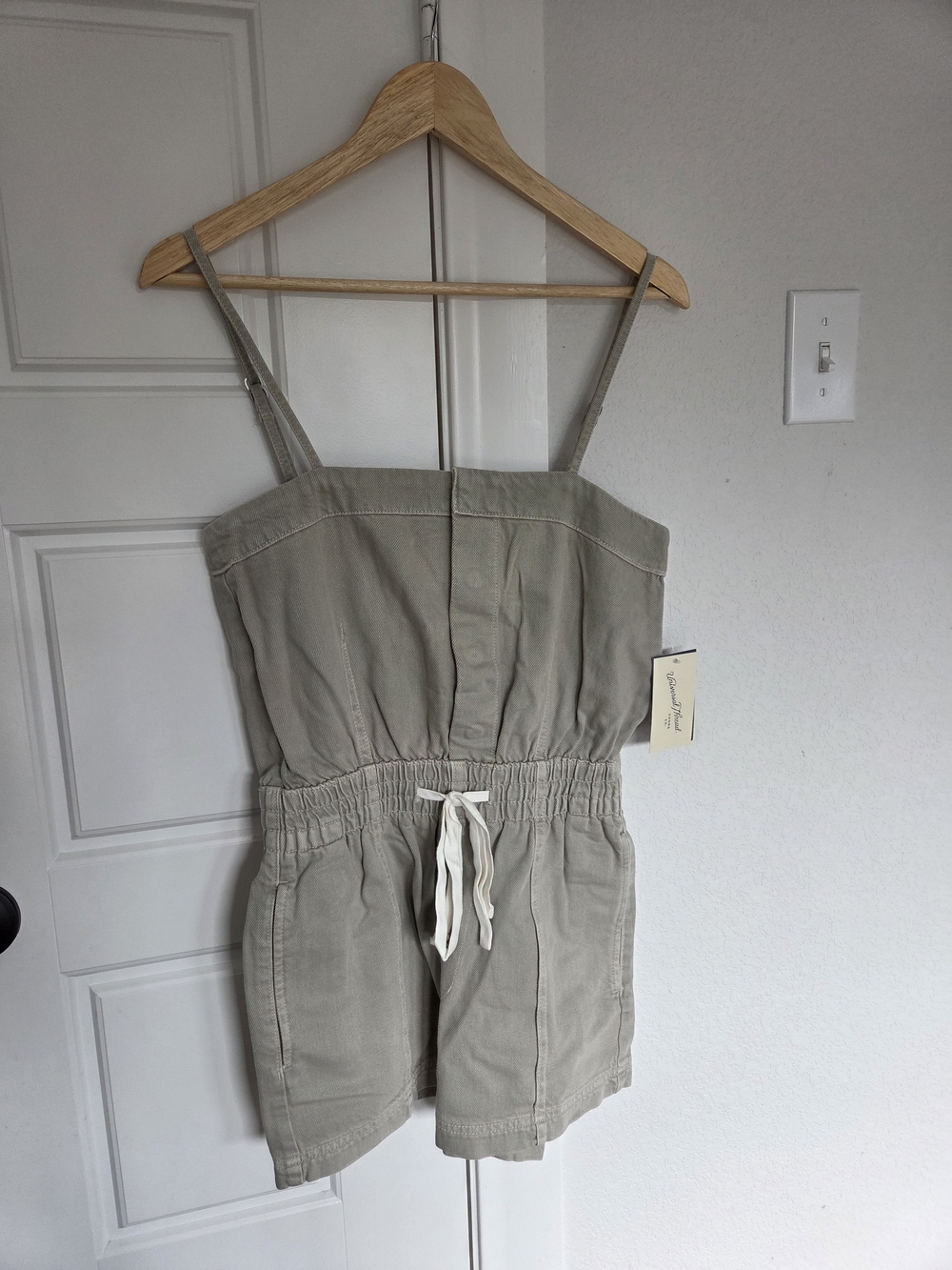 Universal Thread Sleeveless Drawstring Romper in Light Khaki